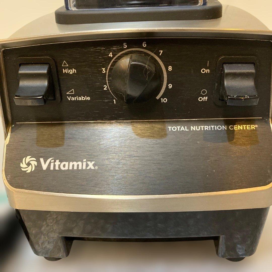 ★ジャンク品★蓋なし Vitamix バイタミックス ブレンダー VM0111