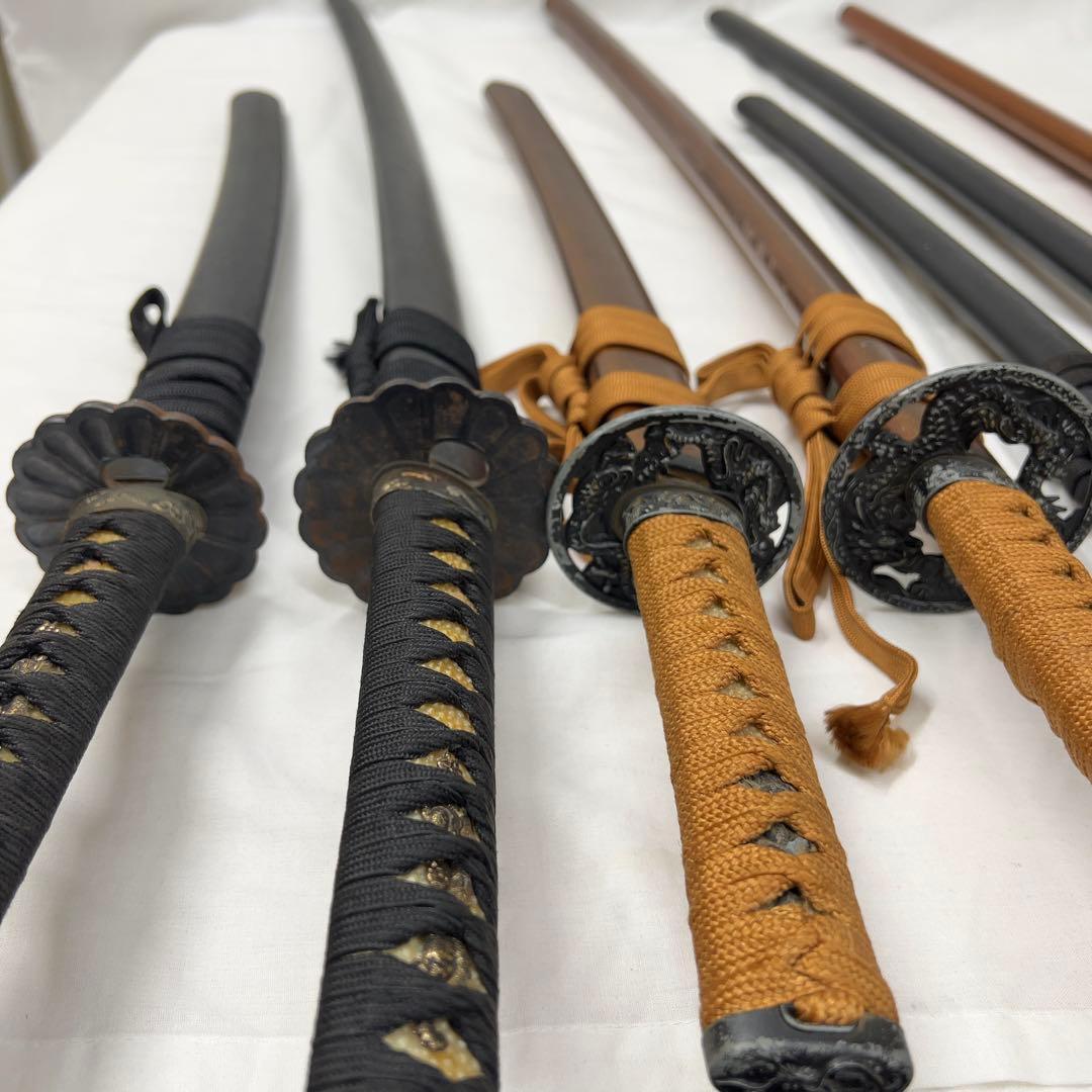 【傷あり】A 模造刀 8本 まとめ 鍔 透かし 太刀鍔 花形鍔 太刀 脇差 白鞘