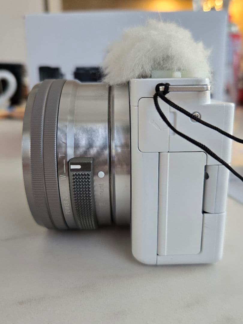 SONY ZV-E10 ホワイト カメラ本体&レンズ&グリップ