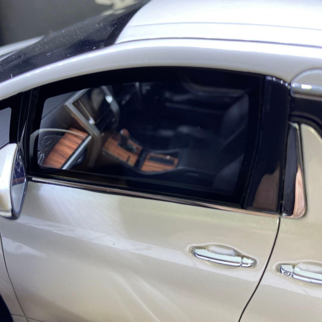 イグニッションモデル アルファード 1/18ホワイト