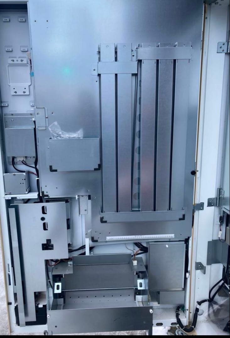 冷凍自動販売機　ど冷えもん