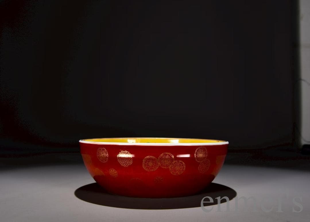 中国古美術・清乾隆・黄地粉彩蓮趣描金水洗・粉彩・唐物・水洗・蓮花紋・金彩・古陶磁