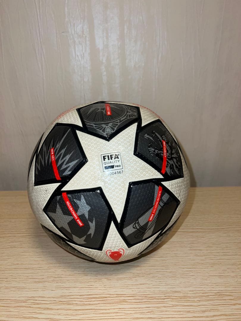 【早い者勝ち】公式球adidas 記念ボール　サッカーボール 5号球