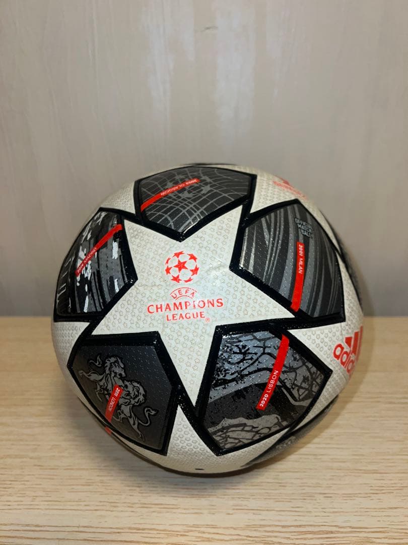 【早い者勝ち】公式球adidas 記念ボール　サッカーボール 5号球