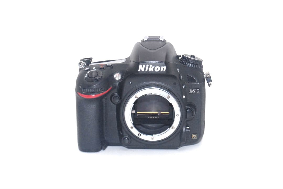 小型で扱いやすい人気フルサイズ機♪Nikon D610 ボディ♪