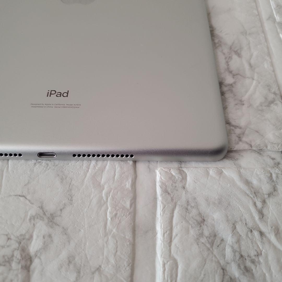 257 iPad 8世代 32GB SIMフリー シルバー