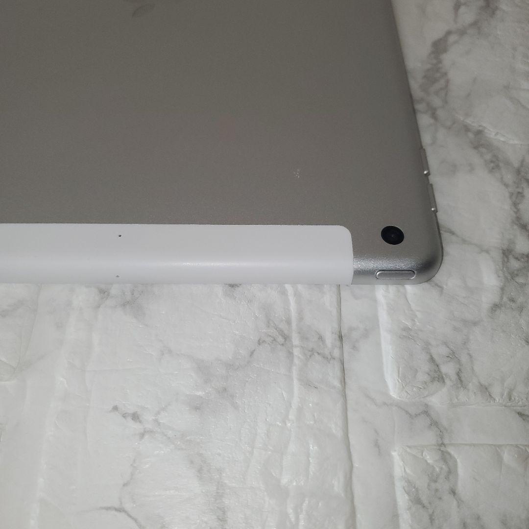 257 iPad 8世代 32GB SIMフリー シルバー