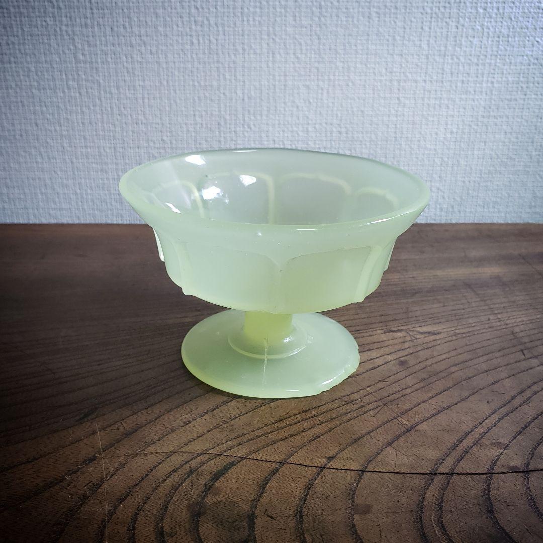 黄練りウランガラス　氷コップ　乳白色　明治　大正ロマン　デザートカップ　訳あり