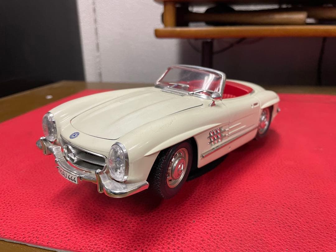 メルセデスベンツ　SL300