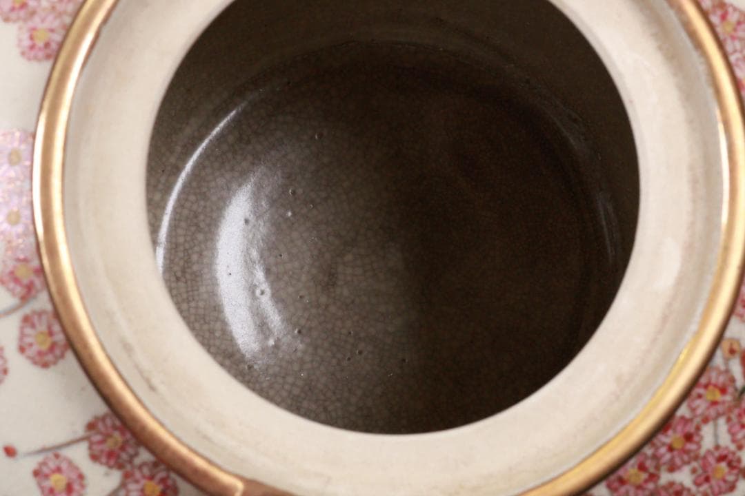 薩摩焼　勇仙作　色絵金彩花鳥図獅子耳　大香炉　高さ45cm BE941