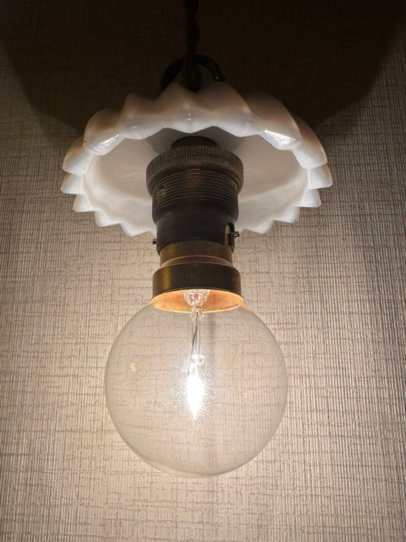 20年代 フランス アンティーク オパリンミルクガラスの螺旋模様アトリエランプ＊