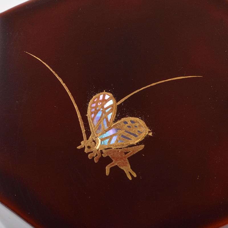 加賀蒔絵師　川上峰春作　螺鈿装飾　鈴虫蒔絵　六角香合　共布共箱　M　R7352