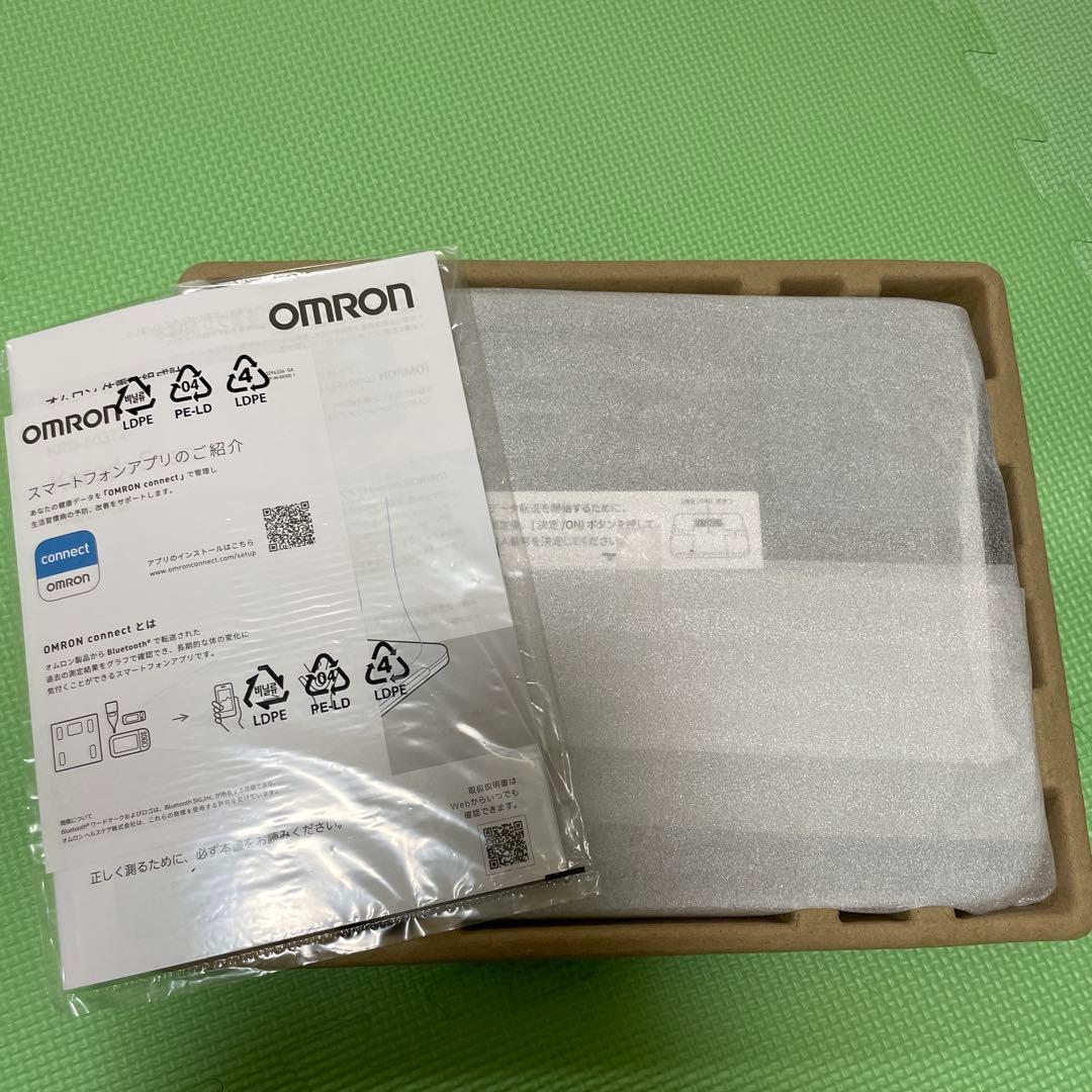 OMRON Karada Scan 608T2 体重計　ブラック
