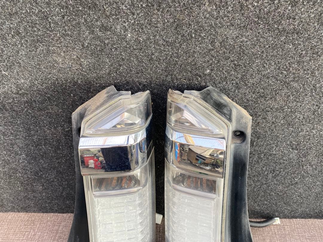 ホンダ N-BOX DBA-JF1 テールランプ 右左セット HONDA