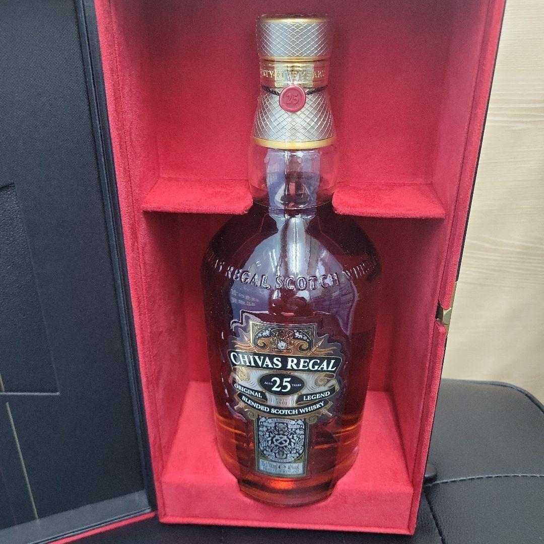 CHIVAS REGAL 25年 スコッチウイスキー 750ml