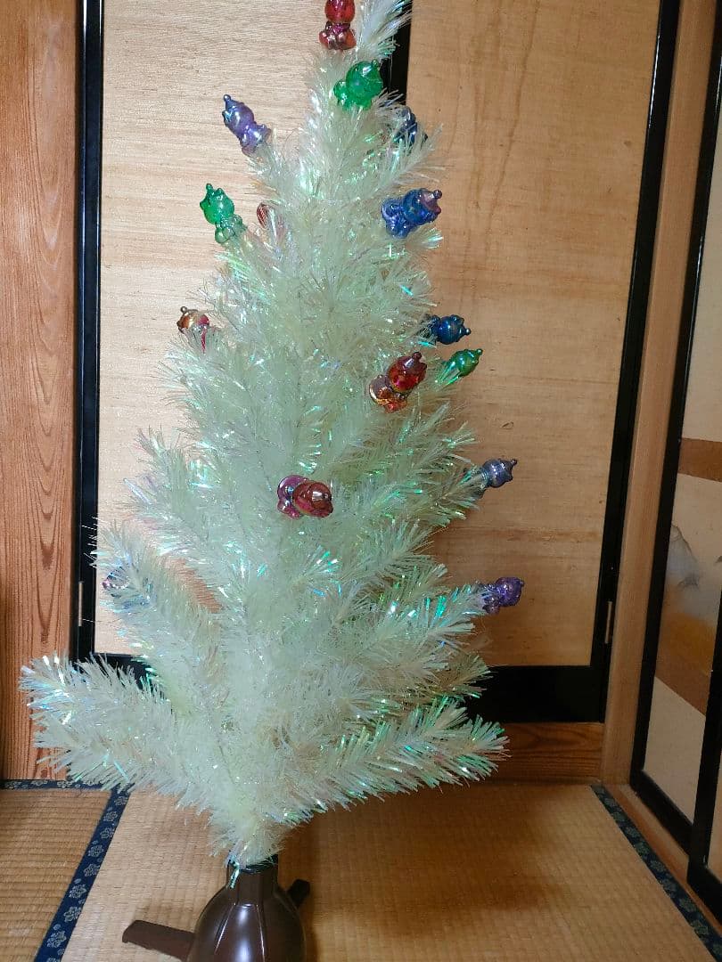 ハローキティ　クリスマスツリー　ホワイト