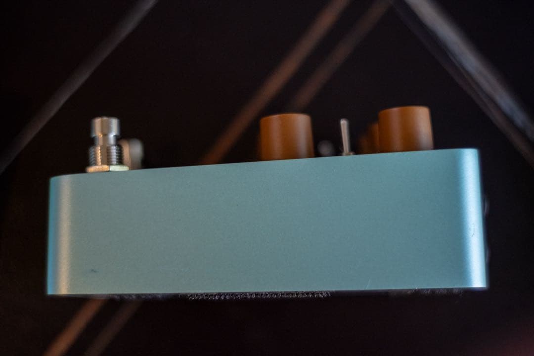 ギター UAFX Del-Verb