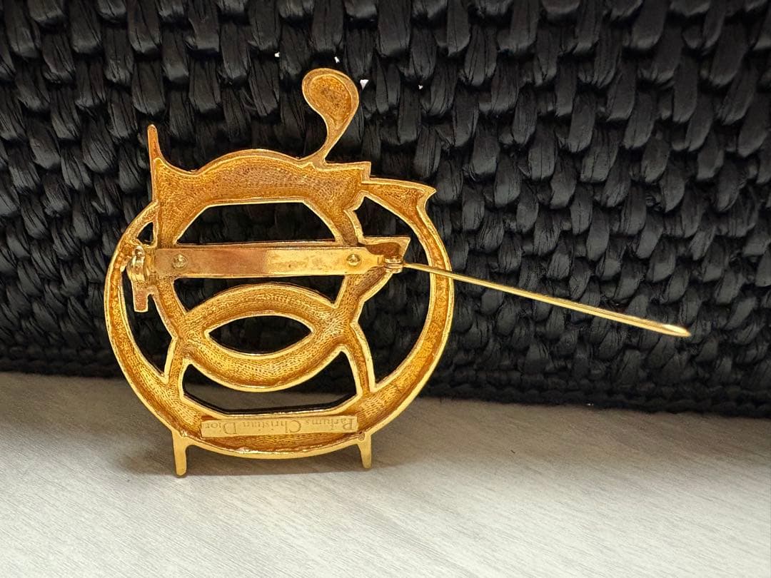 美品 Christian Dior ゴールドロゴブローチ エンブレム ディオール