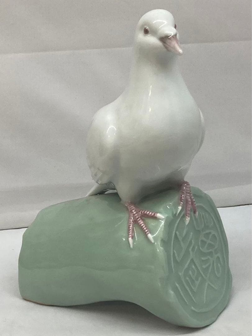 113s  宮永東山作「白鳩」共箱　京都　青磁　置物　平和　東山窯