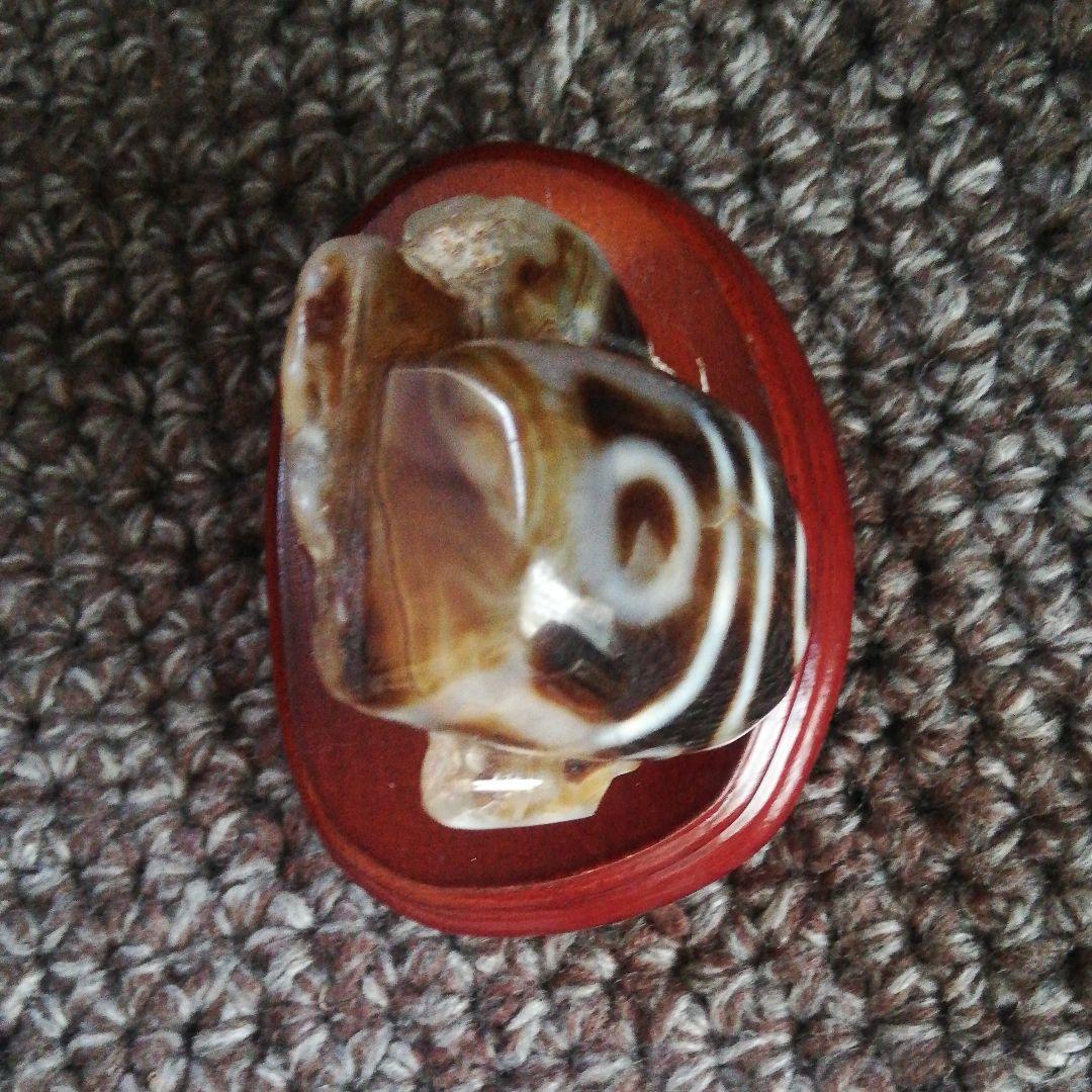 チベット仏教大きめ天然メノウ専用台座付き