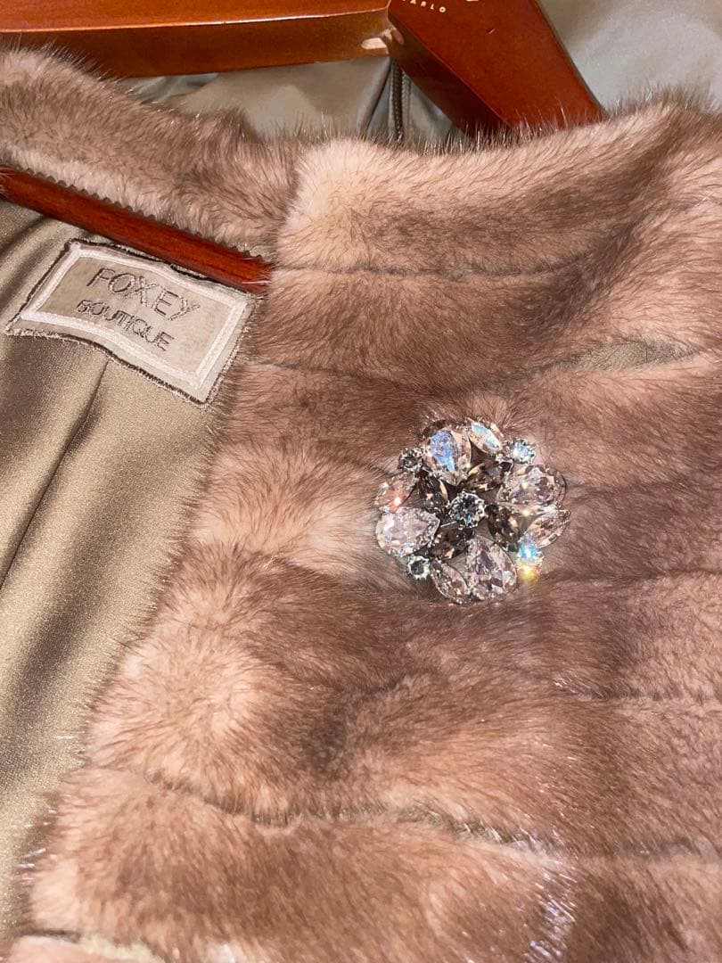 ⭐︎mamacocoさま⭐︎専用になります　フォクシー　ブローチ　キラキラビジュー