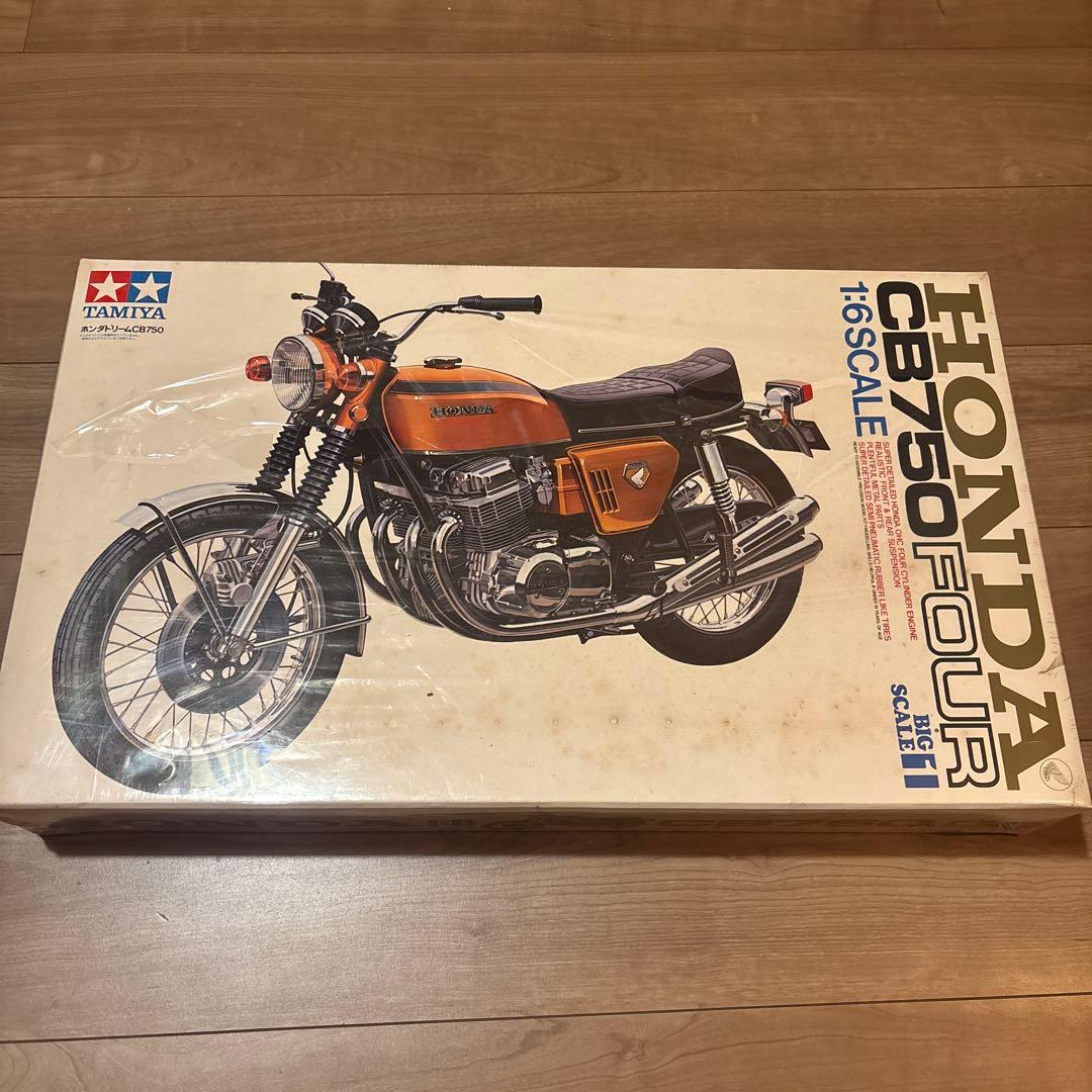 TAMIYA HONDA CB750 FOUR 1:6 スケール