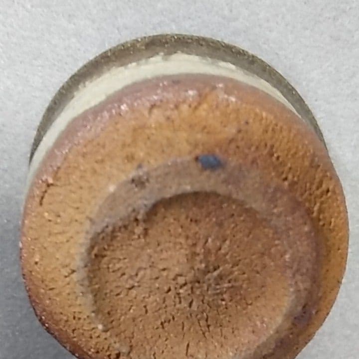 西岡良弘　氏作　朝鮮唐津ぐい呑み　朝鮮唐津酒盃　唐津立ちぐい吞み　唐津　箱なし