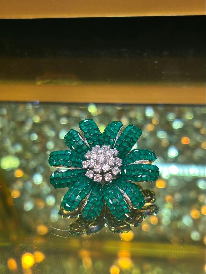 ミステリーグリーンガーネットブローチ