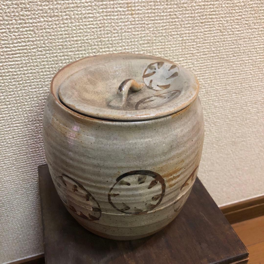 陶器の円筒形収納容器　骨董品　壺　激レアコレクション初期　骨董品　希少、限定出品