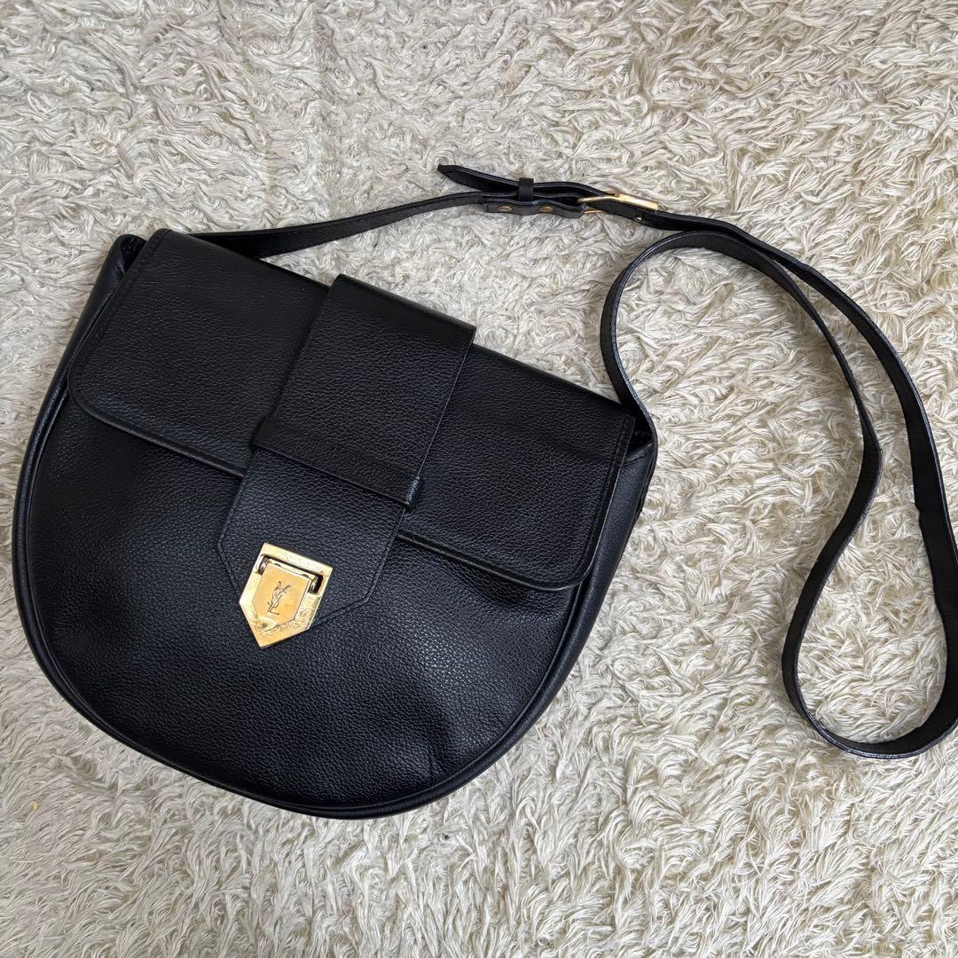 イヴサンローラン YSL ショルダーバッグ カサンドラ レザー 本革 ブラック
