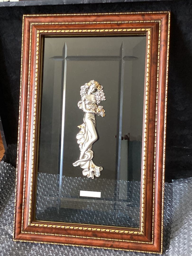 BRUNEL社イタリア製銀製立体女神レリーフ　額入り豪華ケース　カットガラス版