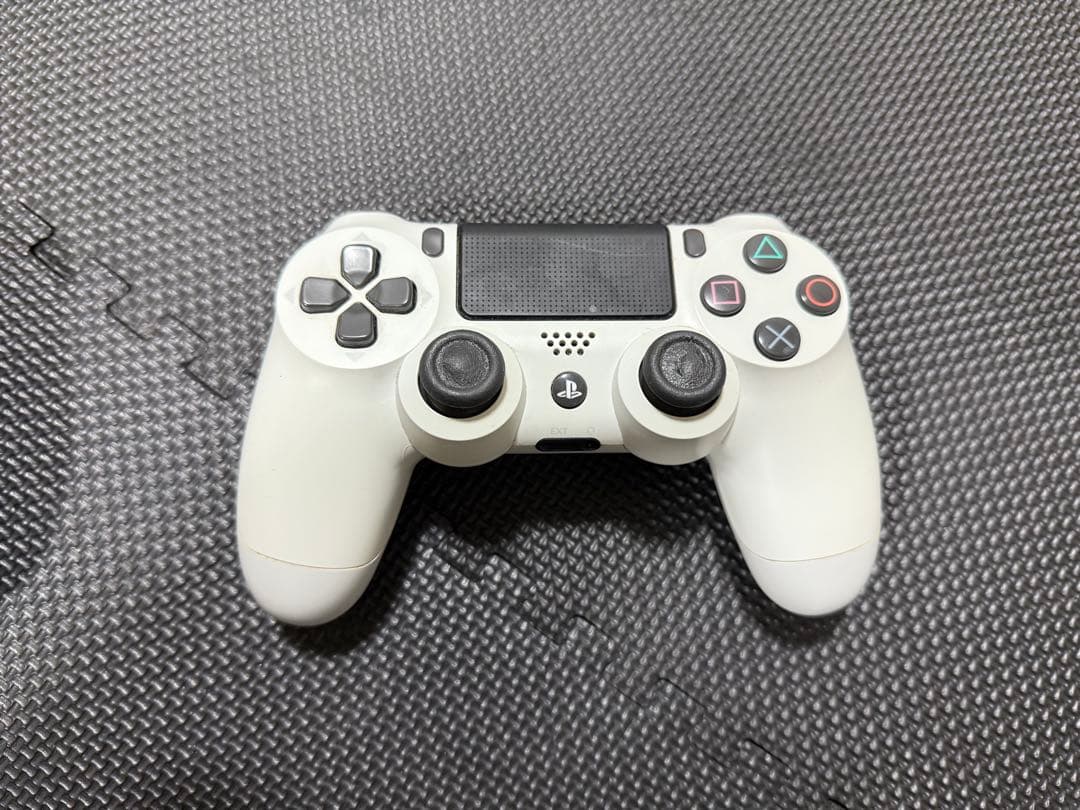 PlayStation®4 グレイシャー・ホワイト 500GB