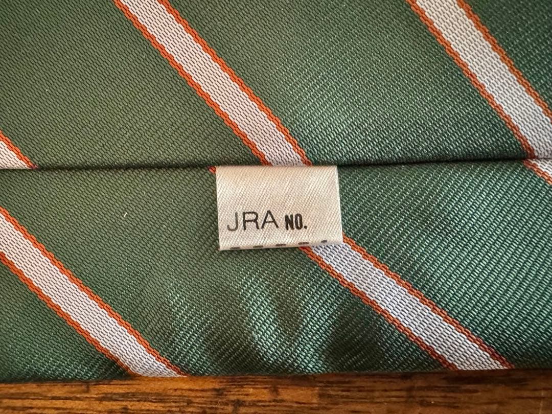 大昔のJRA 場外馬券場WINSの警備員のネクタイ　日本中央競馬会ウインズ