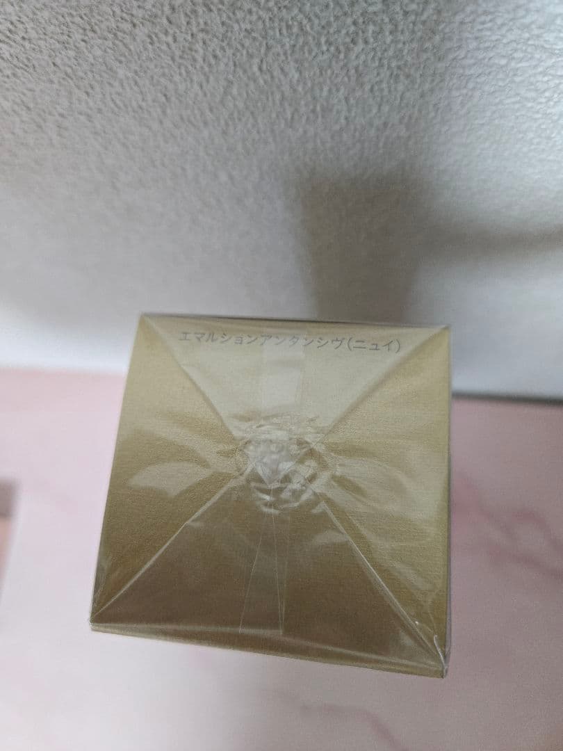 クレ・ド・ポー ボーテ エマルションアンタンシヴ(ニュイ)　リニューアル品