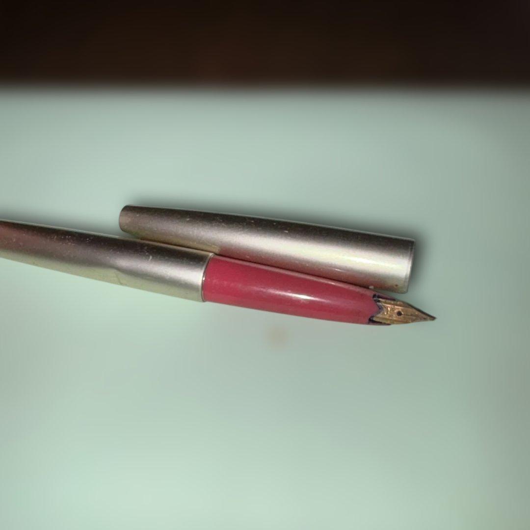 万年筆K18だと思います。