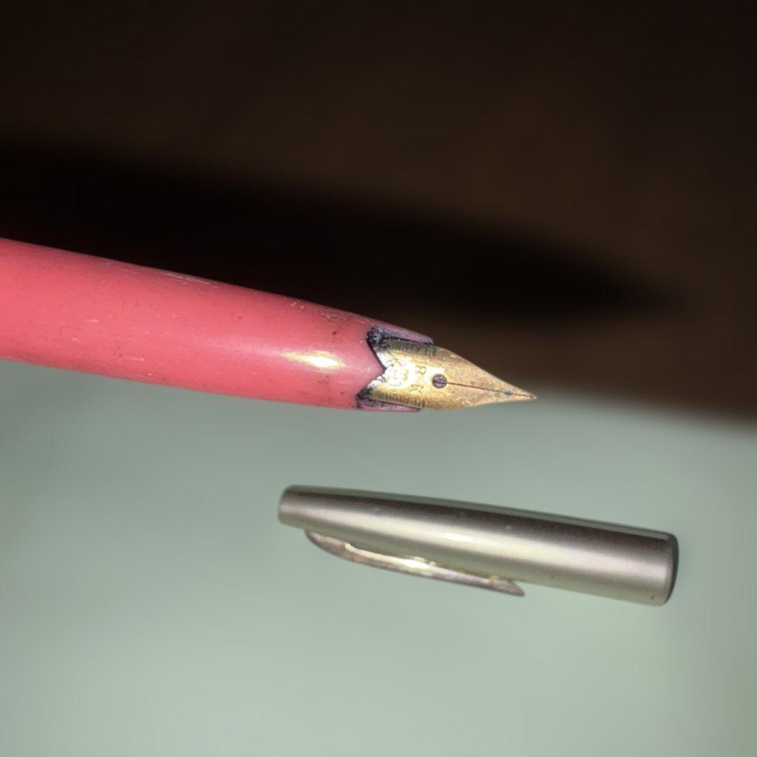 万年筆K18だと思います。