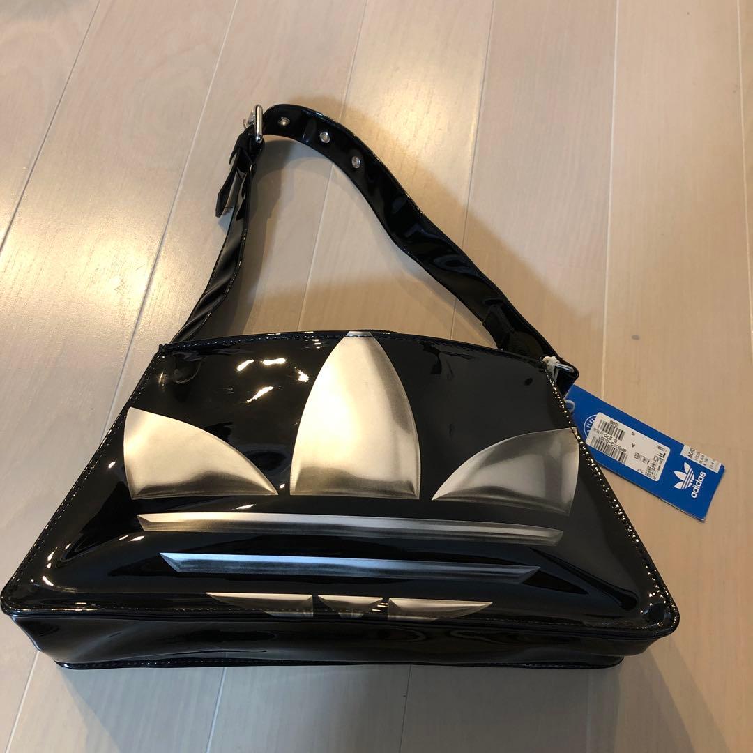 adidas 黒 エナメル　ハンドバッグ　未使用