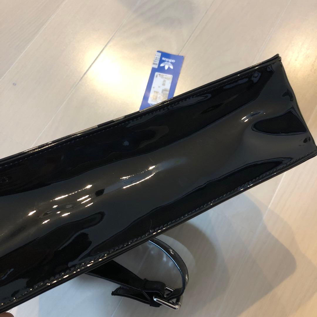 adidas 黒 エナメル　ハンドバッグ　未使用