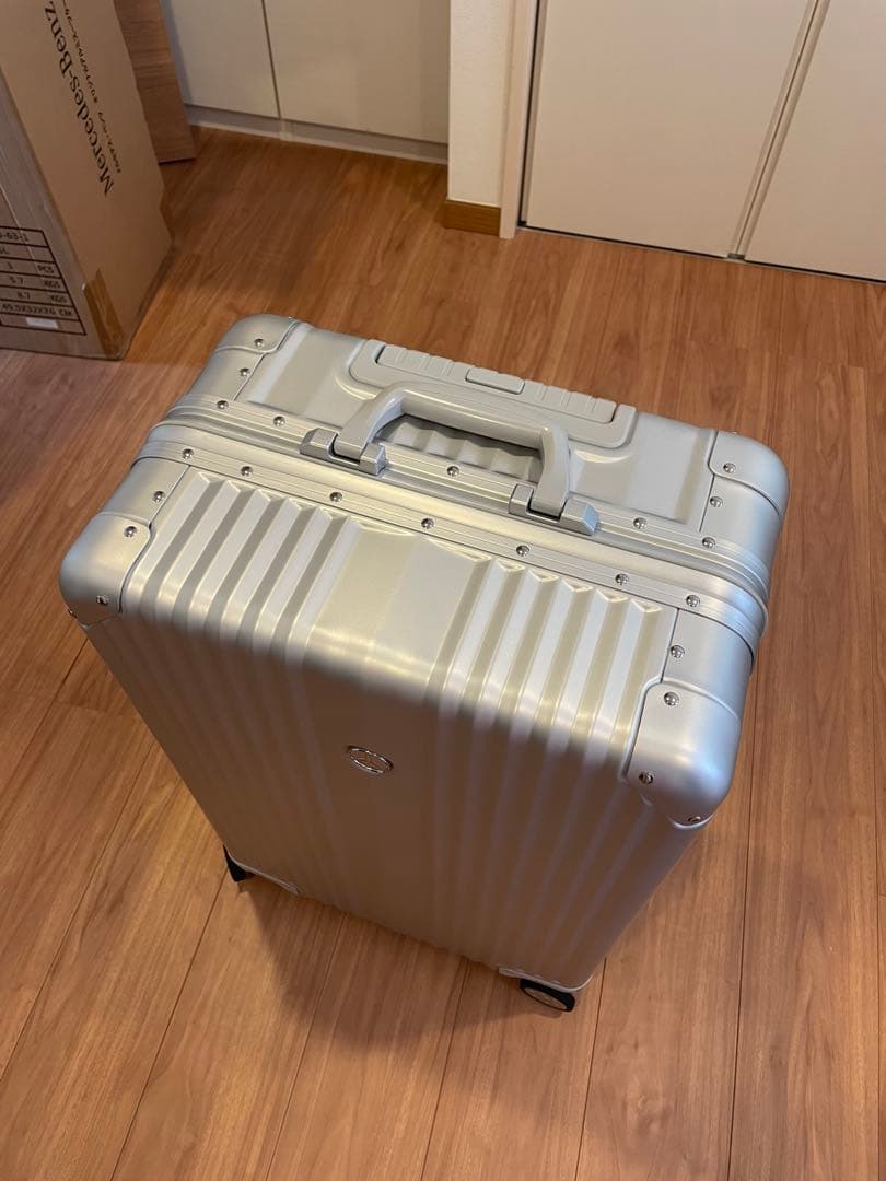 【新品未使用】メルセデスベンツ　65L スーツケース