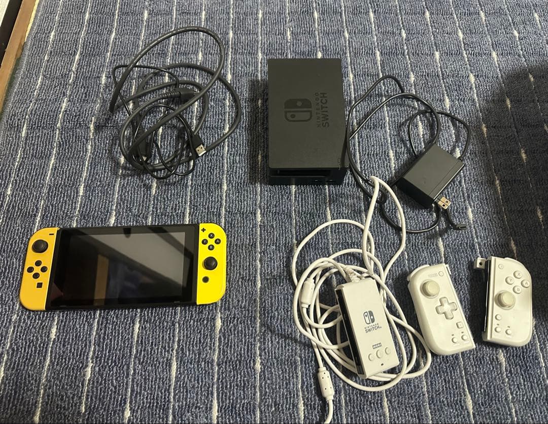 Nintendo Switch 本体【Joyconのみピカブィ】