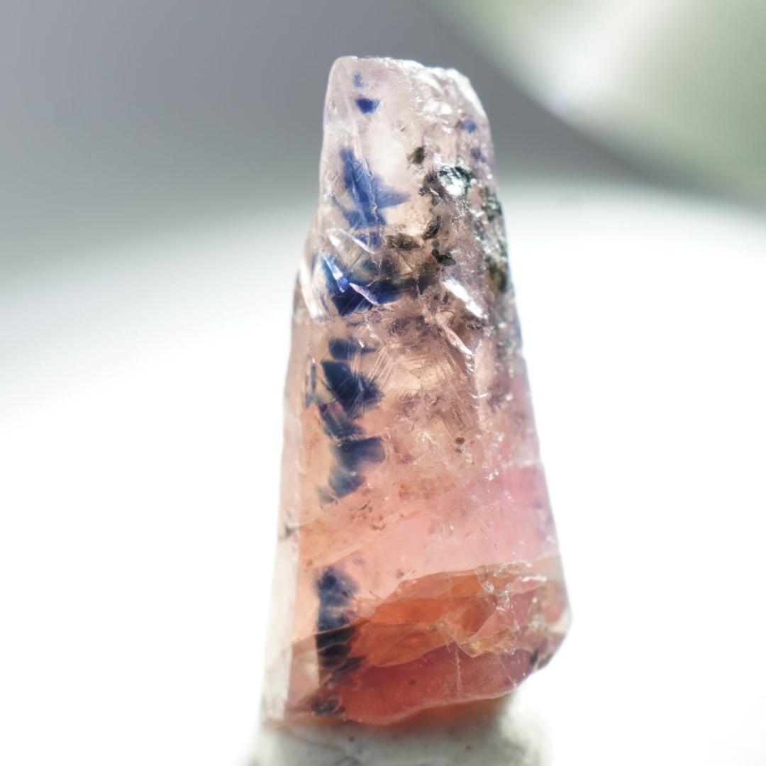 ウインザサファイア結晶　鉱物標本　原石　タンザニア産