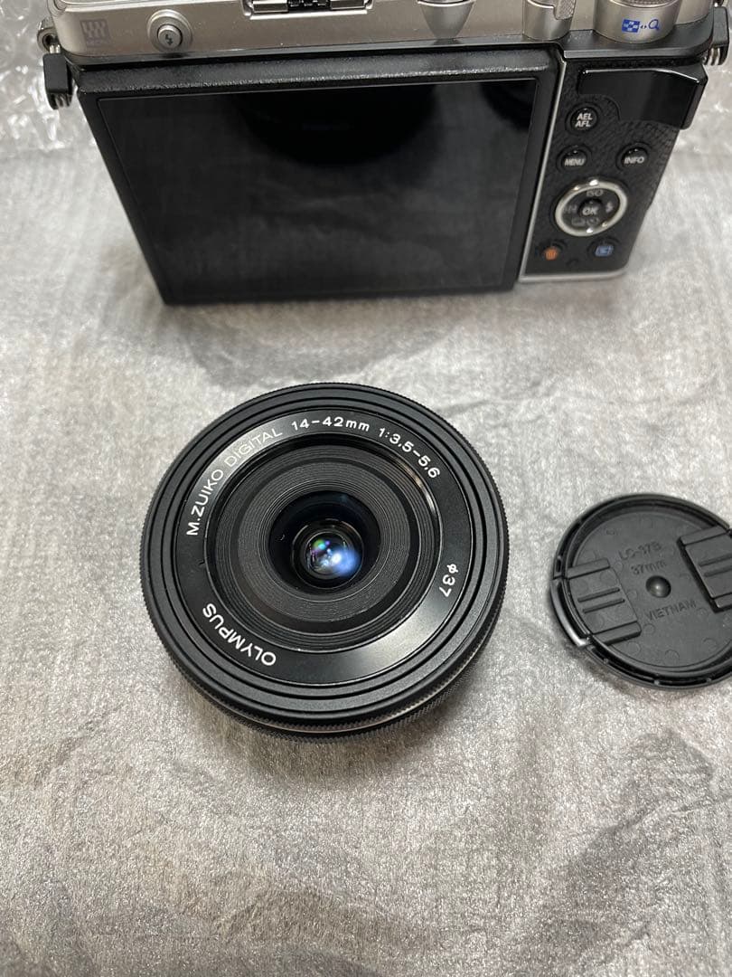 OLYMPUS PEN E-P7 本体+レンズ　展示美品
