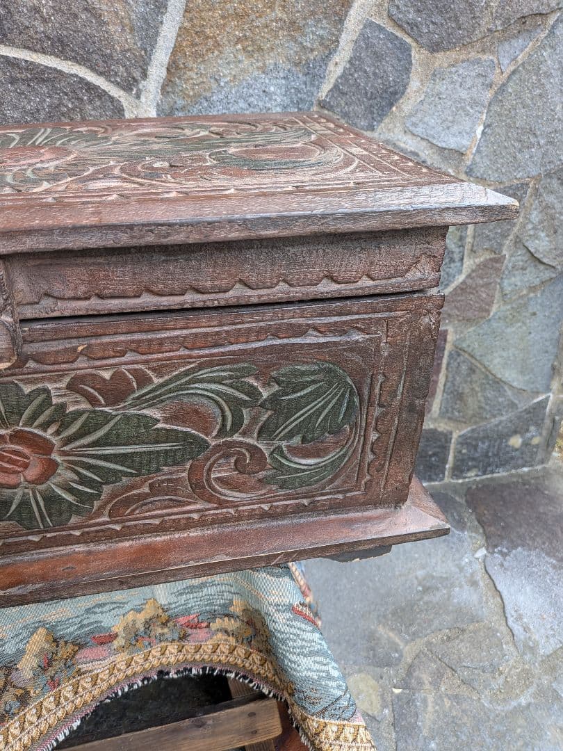 アンティーク 木彫り木製ボックス