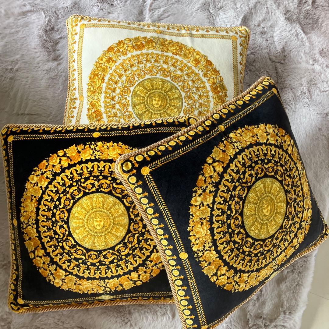 VERSACEヴェルサーチ メデューサ柄 両面クッション 3点セット