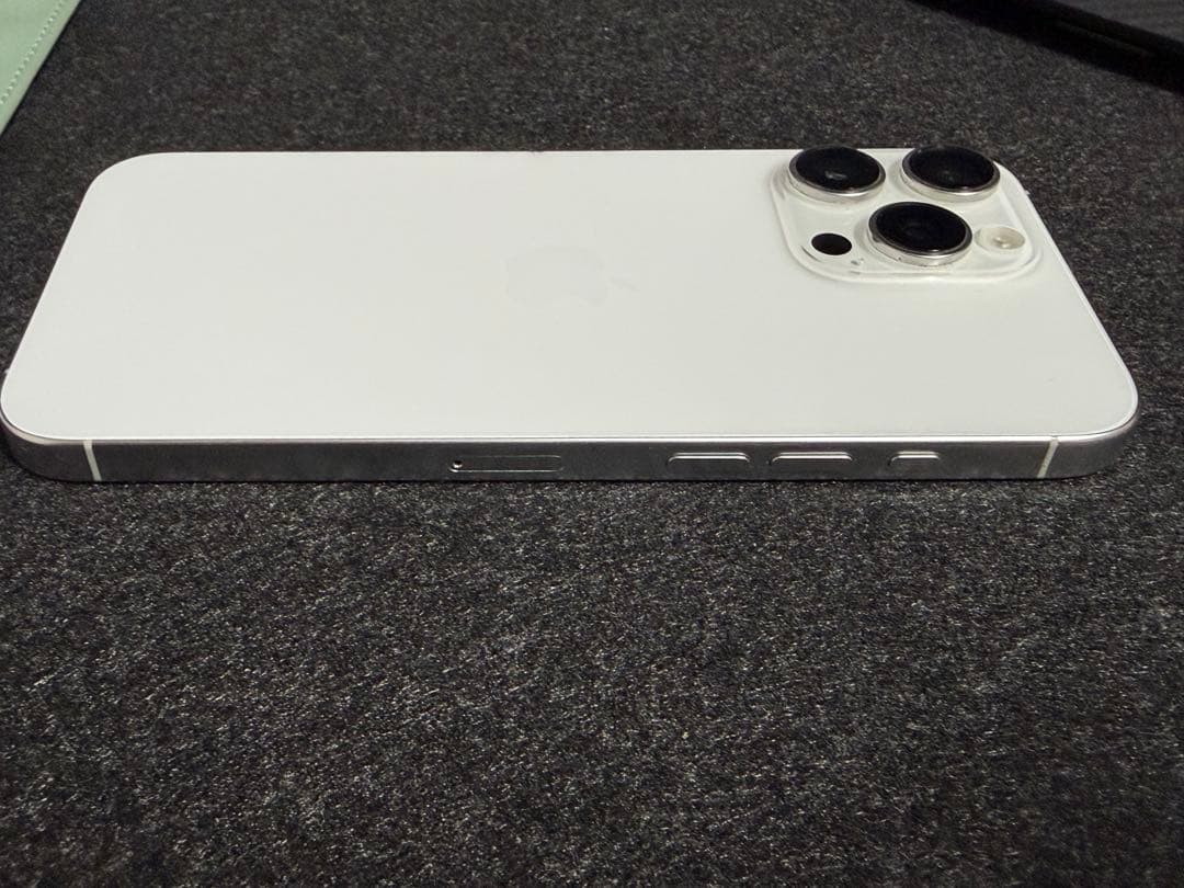 Apple iPhone 16 Pro Max ホワイトチタニウム 本体