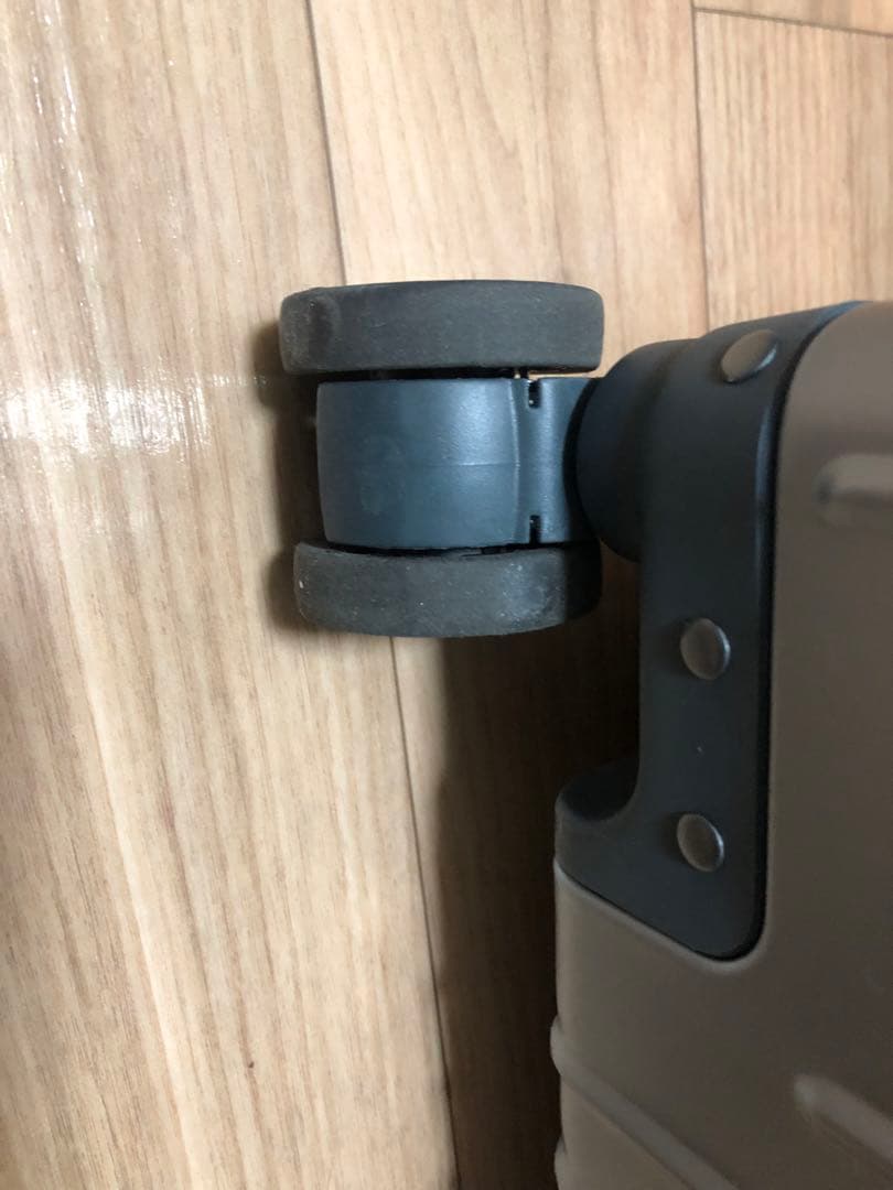 イノベーターアルミスーツケース