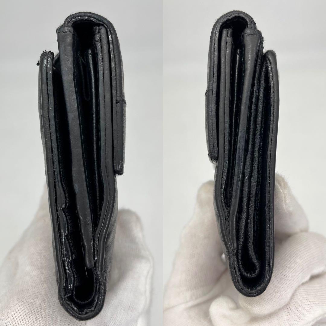 クリスチャンディオール 二つ折り財布 ロゴ金具 エンボス 黒 レザー 男女可能