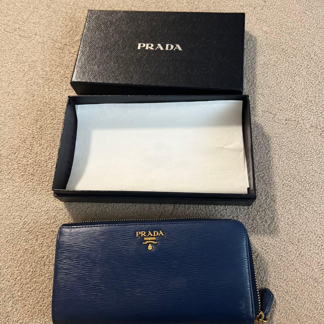 PRADA ネイビー 長財布