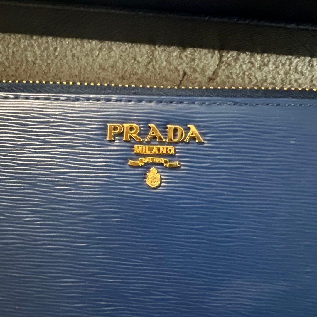 PRADA ネイビー 長財布