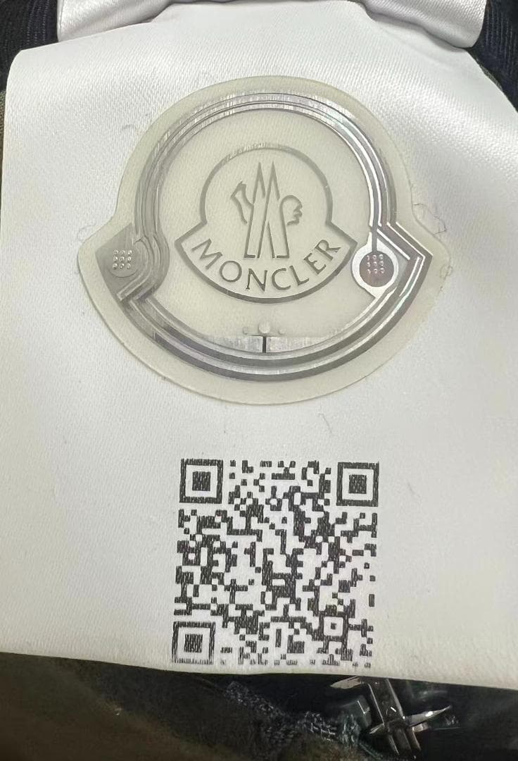 極美品 MONCLER オリーブグリーン ひざ丈スカート 40